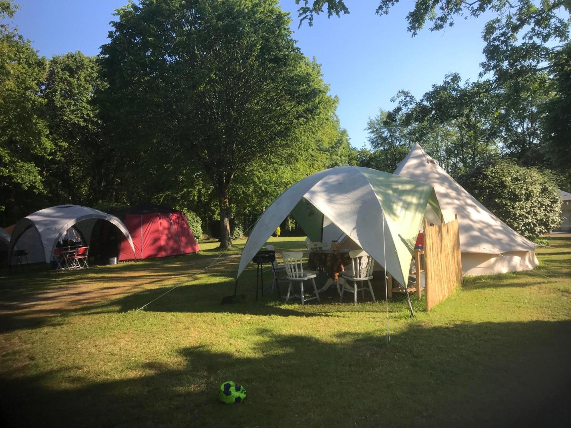 Camping Au Lac Du Drennec Glamping Tent Commana Exterior foto